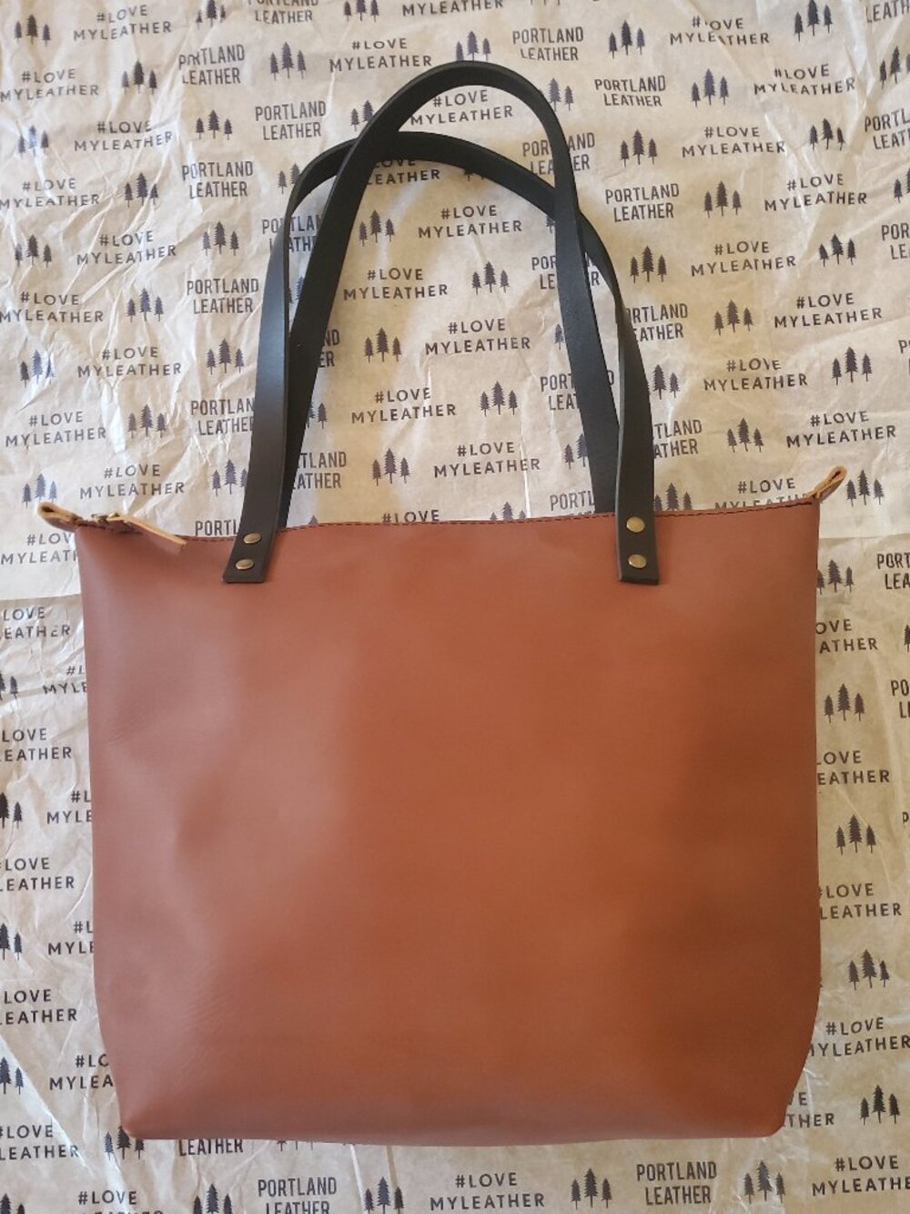 BNNU Portland Leather Goods Medium Zippered Brown Tote